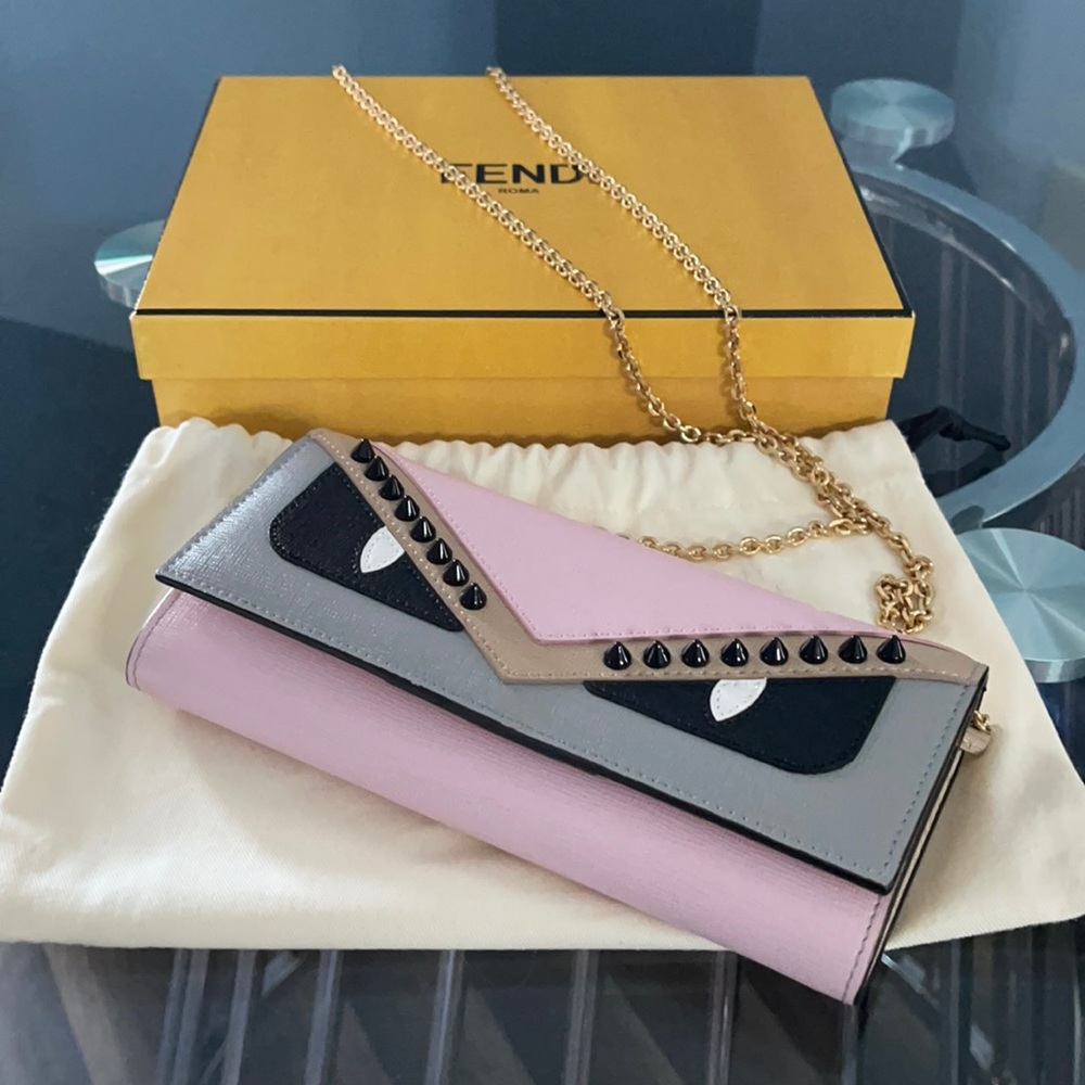 Dust bag and box included.